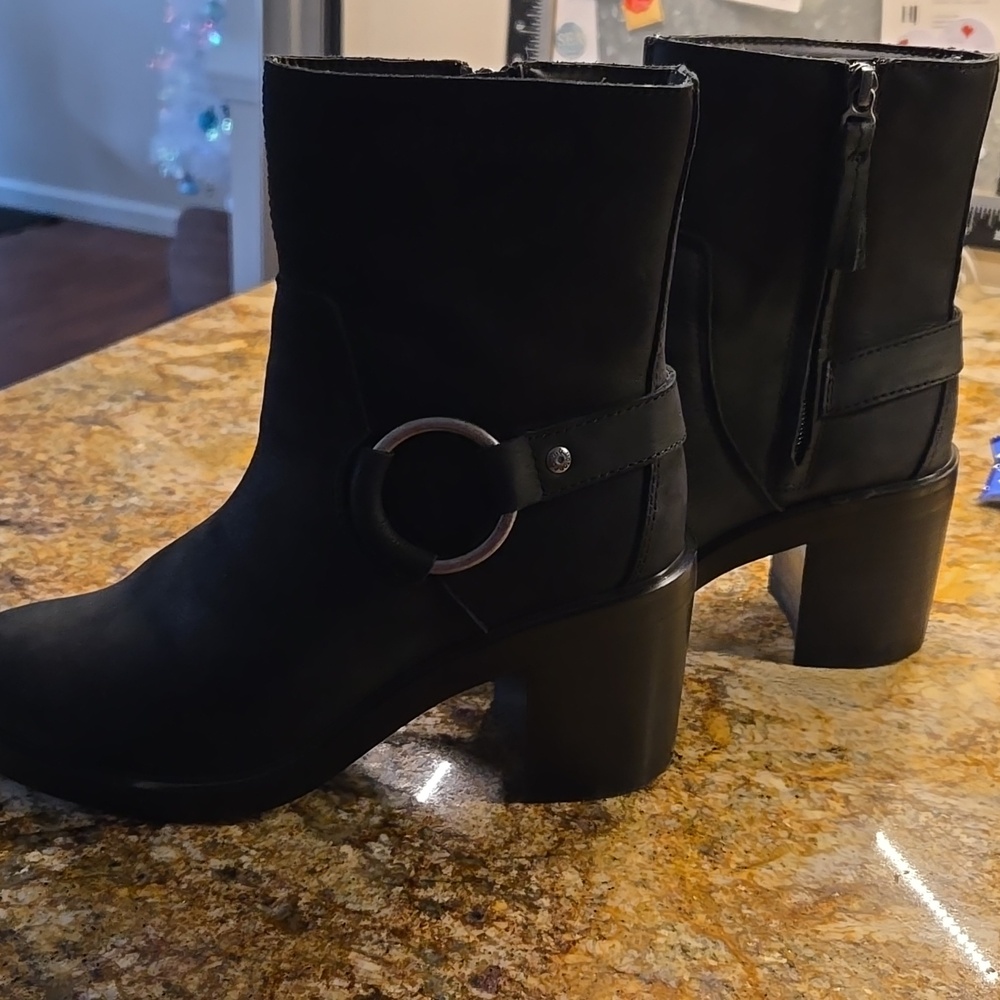 Harly Davidson womens black leather harness short boots 7